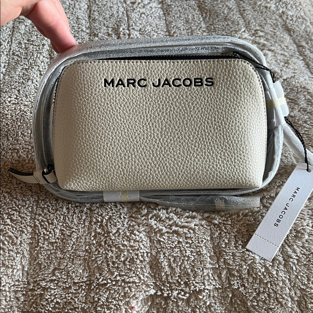 NWT $140 Marc Jacobs Leather Crossbody Bag Marshmallow Silver